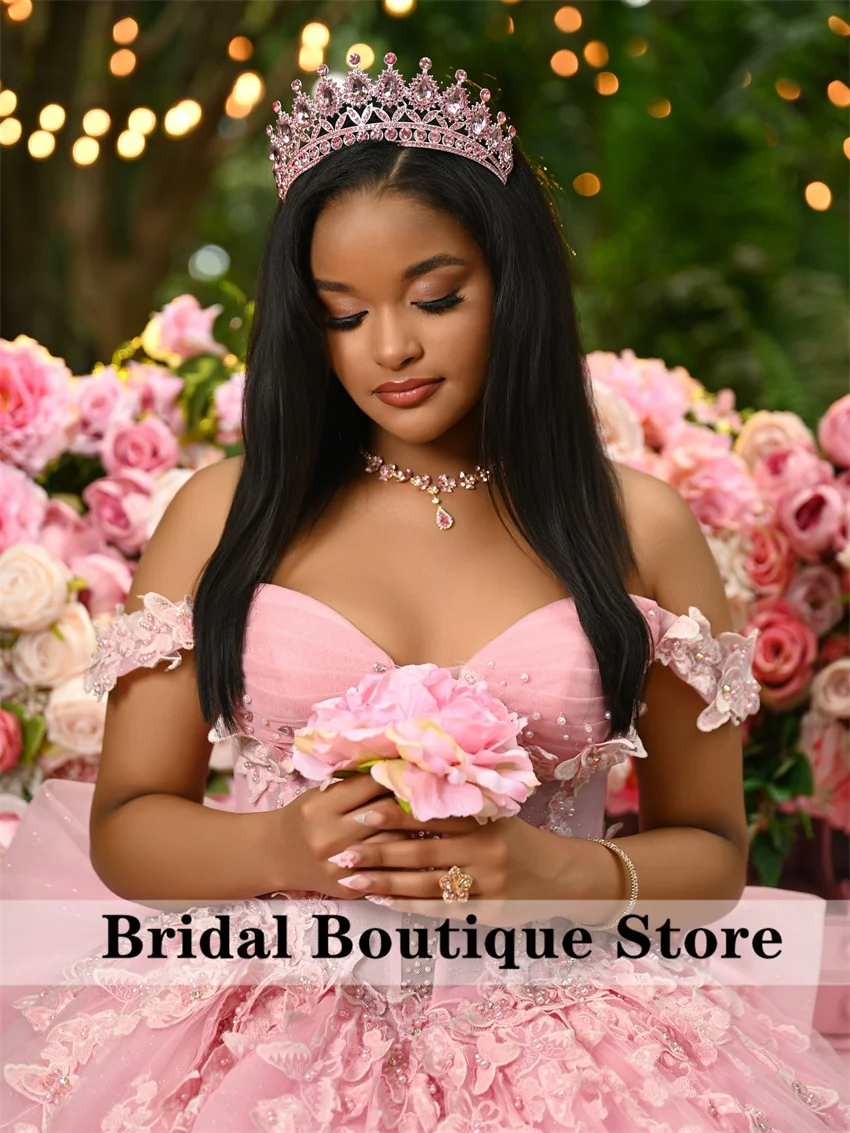 หรูหราสีชมพู Quinceanera เดรสโบว์ดอกไม้ผีเสื้อ Appliques คริสตัลหวาน 16 Ball Gown ที่กําหนดเอง