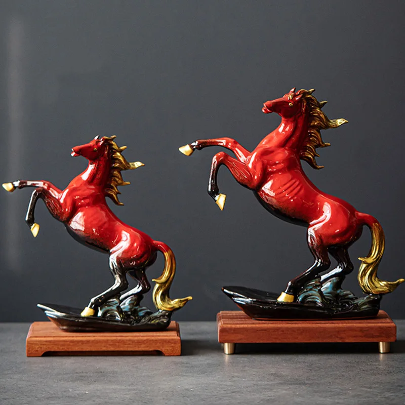 Ceramic horse ornaments are successful in attracting wealth, living room office home decorations, handicrafts, housewarming gift
