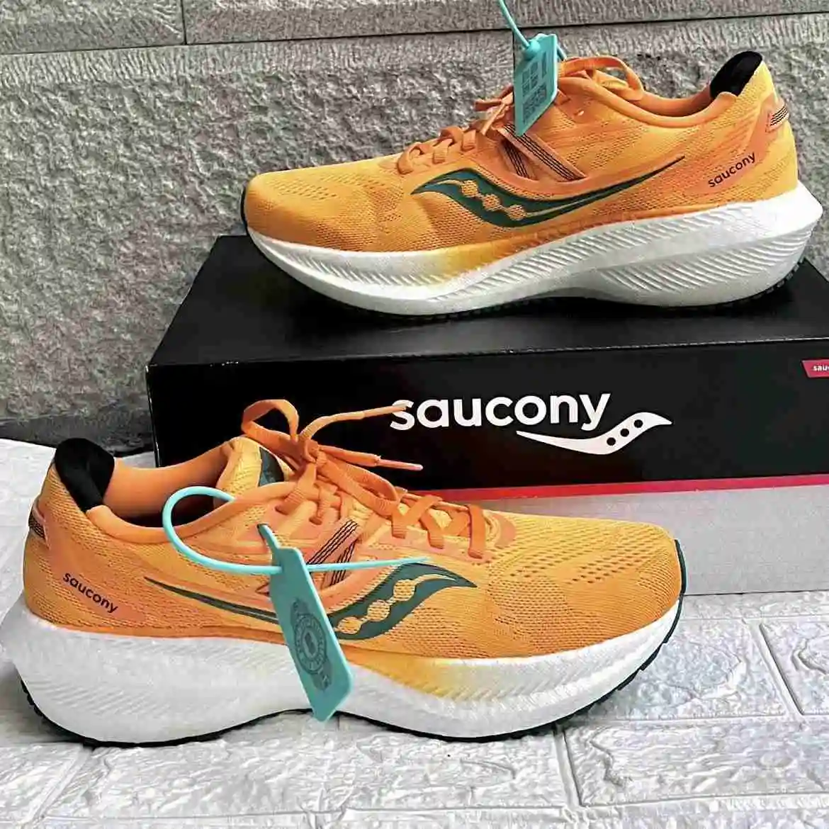 Original Saucony Victory 20 Men Shockproof Racing Popcorn Outsole Casual Running Shoes Sports Cushioning Light Sneakers