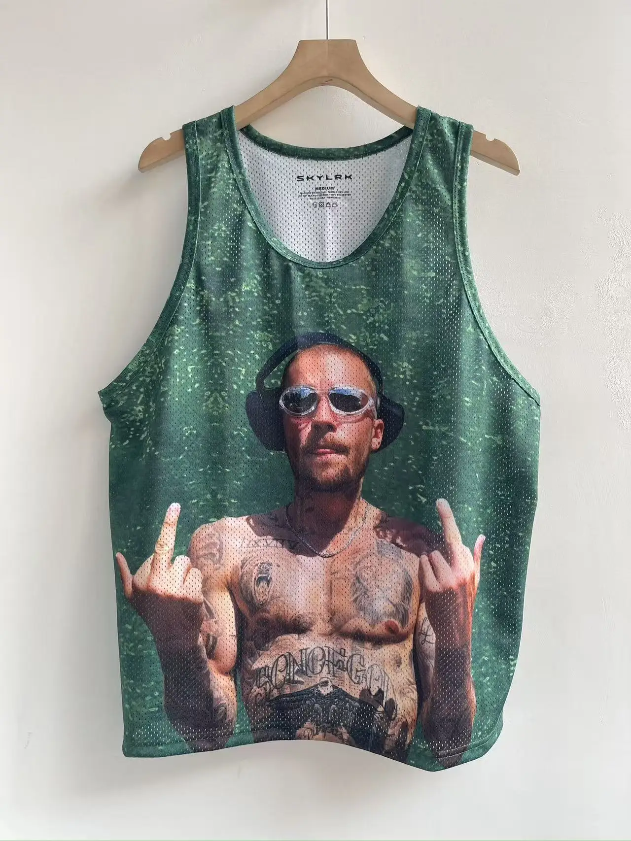 

Green Mesh Justin Bieber Skylrk Vest Middle Finger Nude Portrait Print Loose Fit Breathable Quick Dry Polyester Fiber Men's Vest