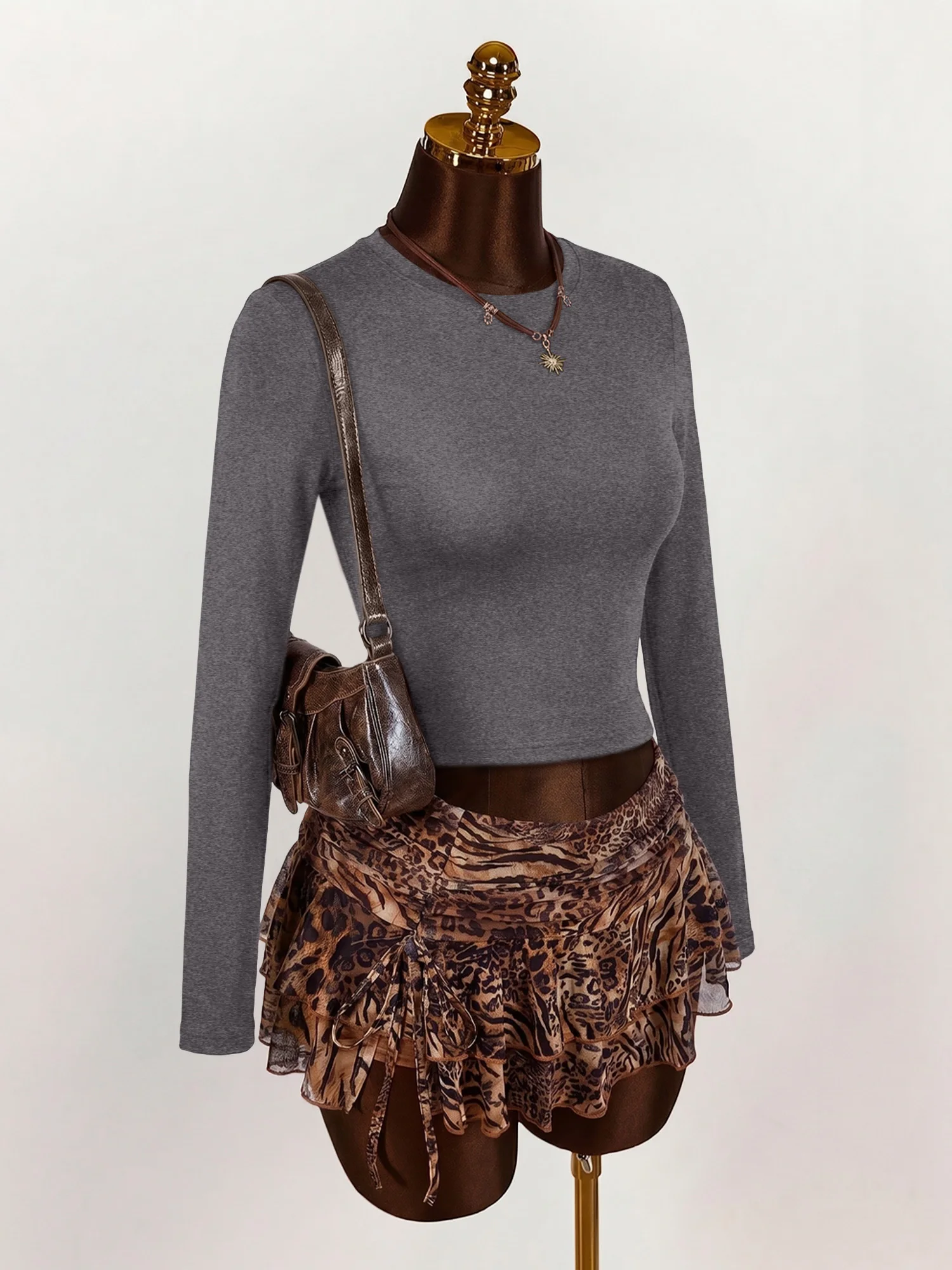 Figure-Flattering Short Long Sleeve Top, Smooth Fitted Tee for Influencer OOTDs & Weekend Parties