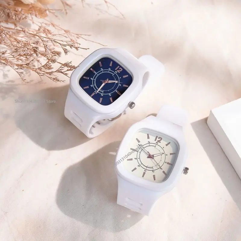 패션 여성 시계 스퀘어 다이얼 핀 버클 쿼츠 시계 여성 럭셔리 숙녀 전자 손목 시계 실리콘 여성 시계 선물