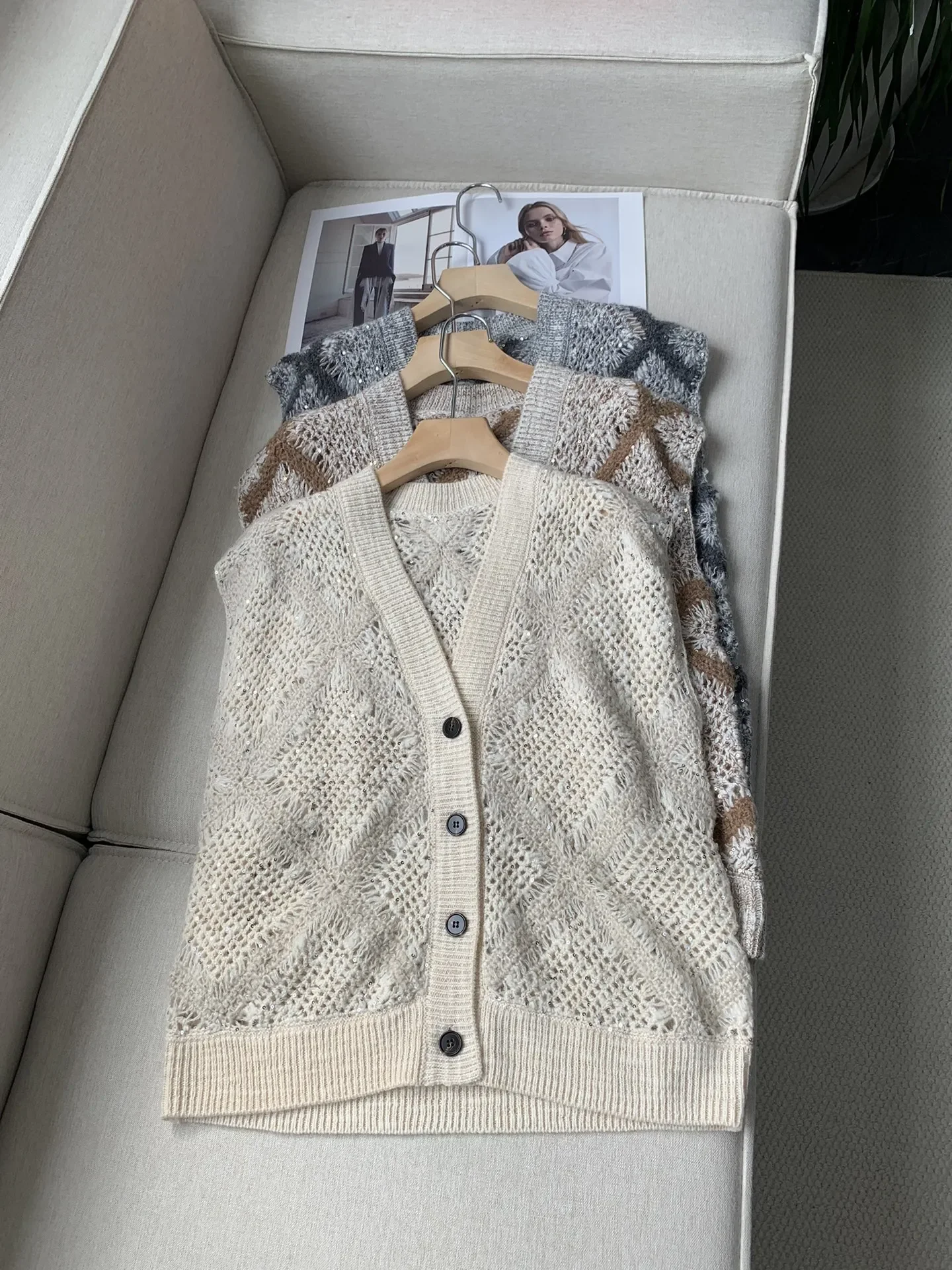 Autumn Winter Women's Sequined Knitted Vest Contrast Color V-Neck Single Breasted Sleeveless Casual Female Cardigan