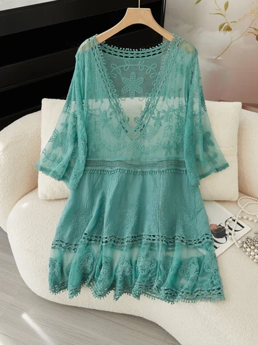 Imagen 1 del producto Cubierta de playa de verano para mujer, jersey con cuello en V hueco bordado de retazos de malla, camisa fina de protección solar de estilo bohemio