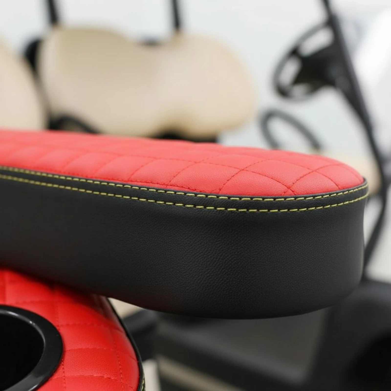 

Golf Vehicle Armrest Comfortable Sponge Padding Golf Vehicle Arm Rest Kit Vehicle Accessory Easy to Install Cup Holder
