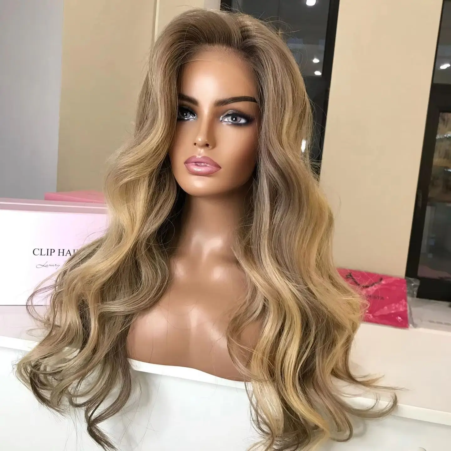 

Caramel Balayage Glueless Luxury HD Lace Wig for Women Hair Loss Natural Hair Synthetic Lace Front Wig Blonde Wavy Daily use