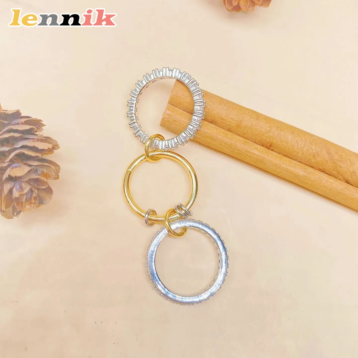 LENNIK Dreischichtiger Kupfer-Zirkonia-Ring, einzigartiges Design ineinandergreifender Ringe für Frauen, Schmuck, perfekte Geschenkauswahl