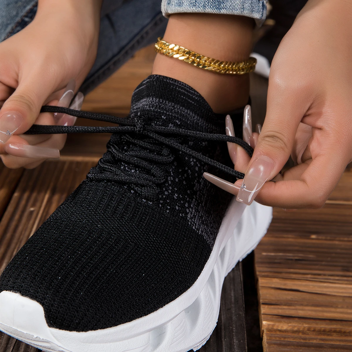 Herren Sneaker aus atmungsaktivem Fly-Knit Netzstoff, Klingen-Sohle für ermüdungsfreies Stehen, vielseitige Freizeitschuhe für den Arbeitsweg – Detail 5