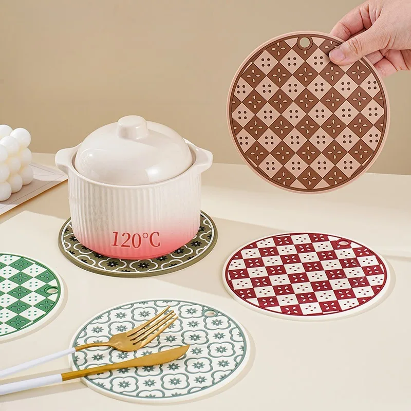 2 Stück Elegante Retro-Schachbrett-Untersetzer, Hitzebeständige Rutschfeste Silikon-Topfunterlagen, Vintage Esstisch-Untersetzer für Heiße Gerichte