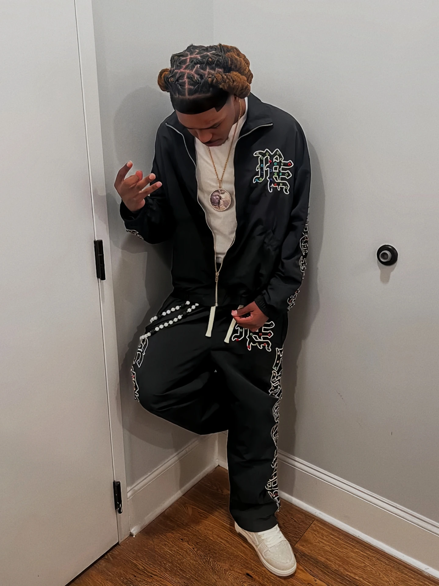 

Смешанный эмоциональный хип-хоп уличный комплект из нейлонового джата с вышивкой и стразами для подростков, весна-осень-зима Oute...