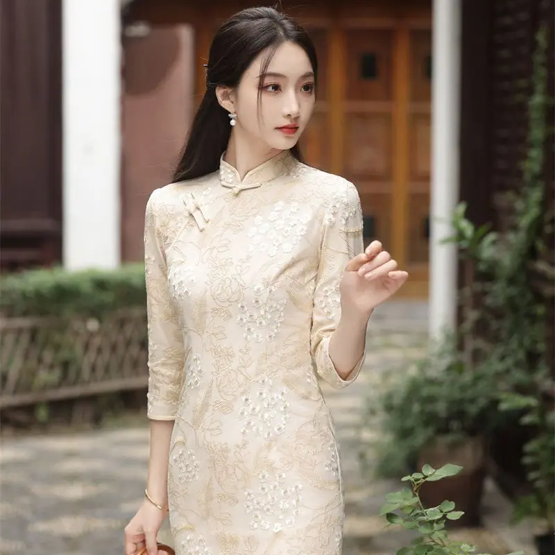 

Cheongsam Embroidered Mesh Lace Mid-Length New Chinese Dress Small Fresh Literary Complex