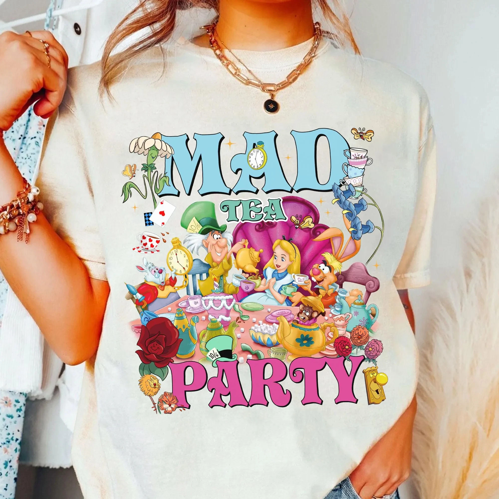 Chemises de fête de thé fou vintage T-shirts Alice au pays des merveilles Cheshire Cat Mad Hatter Disneyland T-shirts de la famille, cadeaux de fête Disney