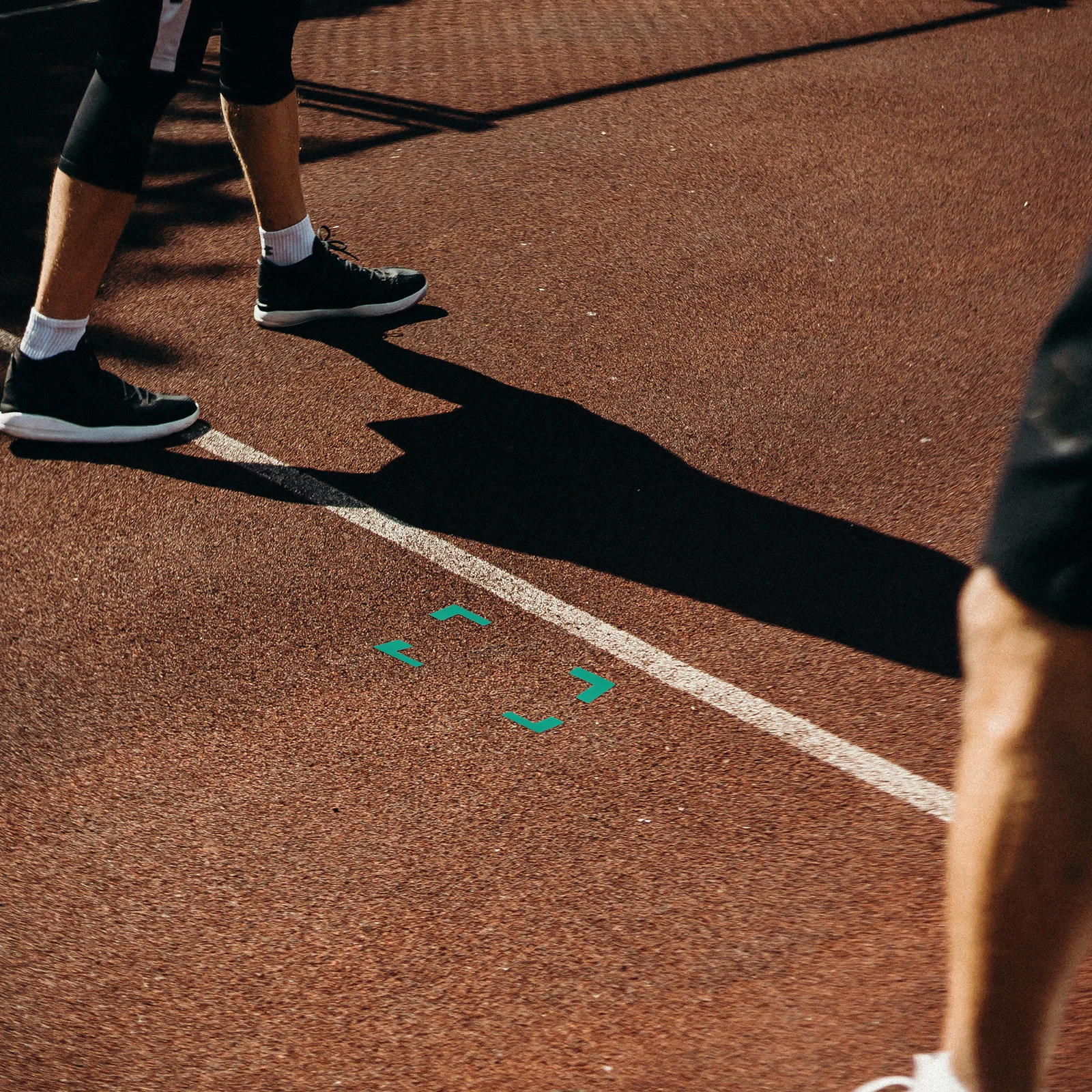 100 قطعة تحذير تحديد المواقع ملصق مائي ملصقات أرضية ذاتية اللصق للتحكم في المسافة الاجتماعية خطوط طابور داخلي وخارجي #6