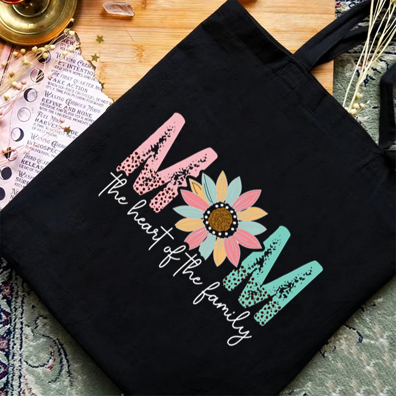 Mom The Heart of The Family Print Canvas Tote Bags 2026 New Mama Large Capacity Shoulder Bag Fashion Zipper Women's Handbag Gift