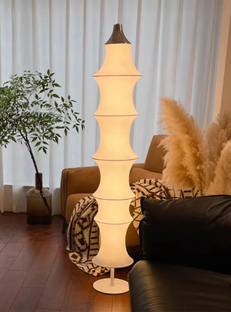 Lámpara de pie alta de tela moderna, lámpara de pie de seda japonesa para sala de estar, dormitorio, mesita de noche, decoración del hogar, lámpara de esquina LED de estilo crema -
