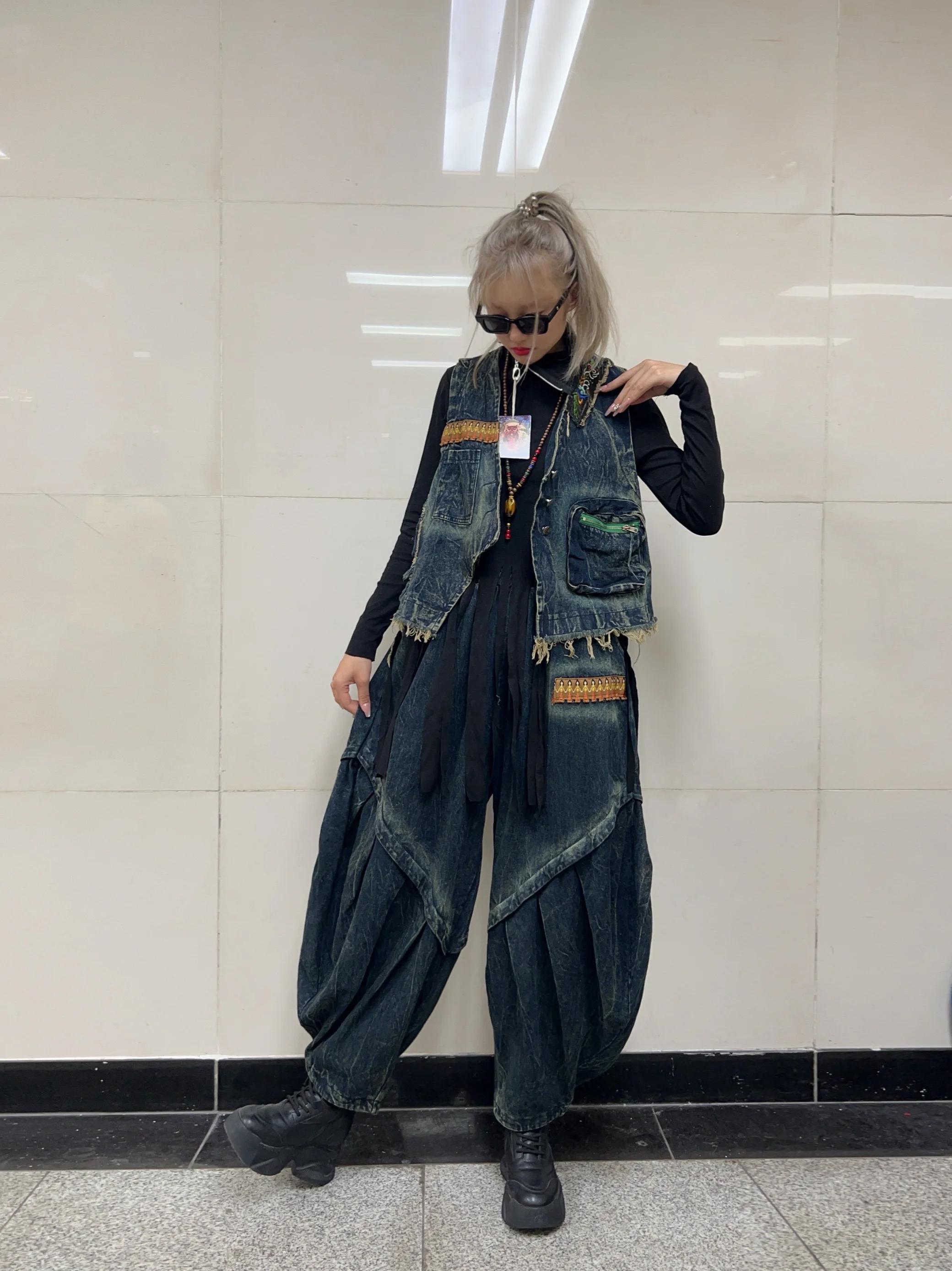 Personalized Trendy Fashionable Pant Set Women 2024 Autumn Patchwork Denim Irregular Vest + Jeans Two Piece Set LX2280