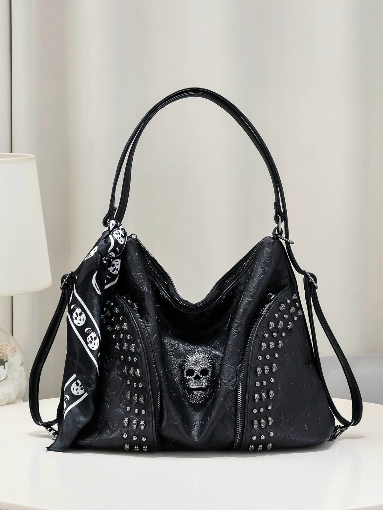 

Punk Street Spicy Girl Style Underarm Bag Solid Color Rivet Skull Head Single Shoulder Crossbody Bag