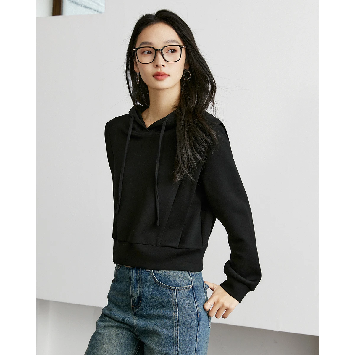 VIMLY Women's Black Hoodie 2026 Fall Casual Commute Fashion Hooded Sweatshirt Versatile Loose-fit Long Sleeve Tops Female M5915