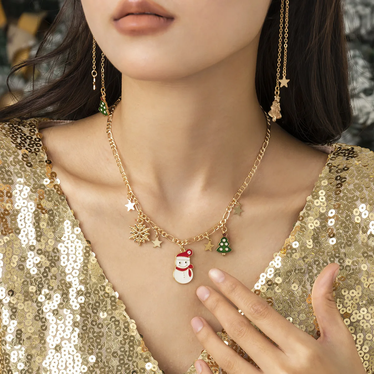 

2024 Fashion Vintage Christmas Creative Christma Necklace for Ladies New Year Party Elegant Temperament Charm Jewelry