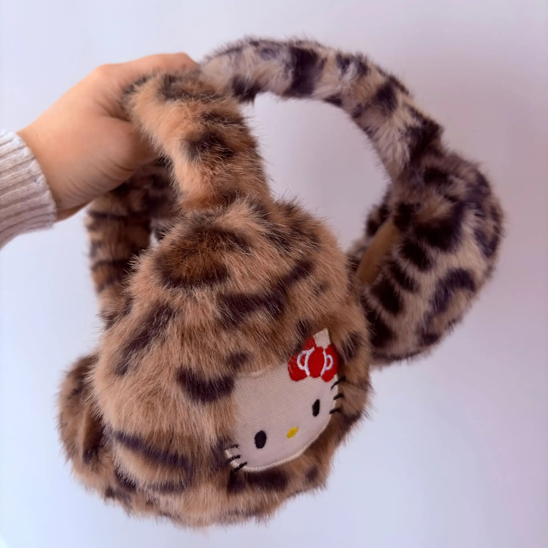 헬로 키티 귀마개 겨울 따뜻한 귀마개 만화 표범 인쇄 애니메이션 감기 보호 선물용 1개