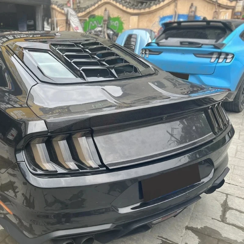 Factory Hot Sale Suitle Modifiion And Upgr Carbon Fiber Trunk Lage Compartment Lid With Upturned Tail