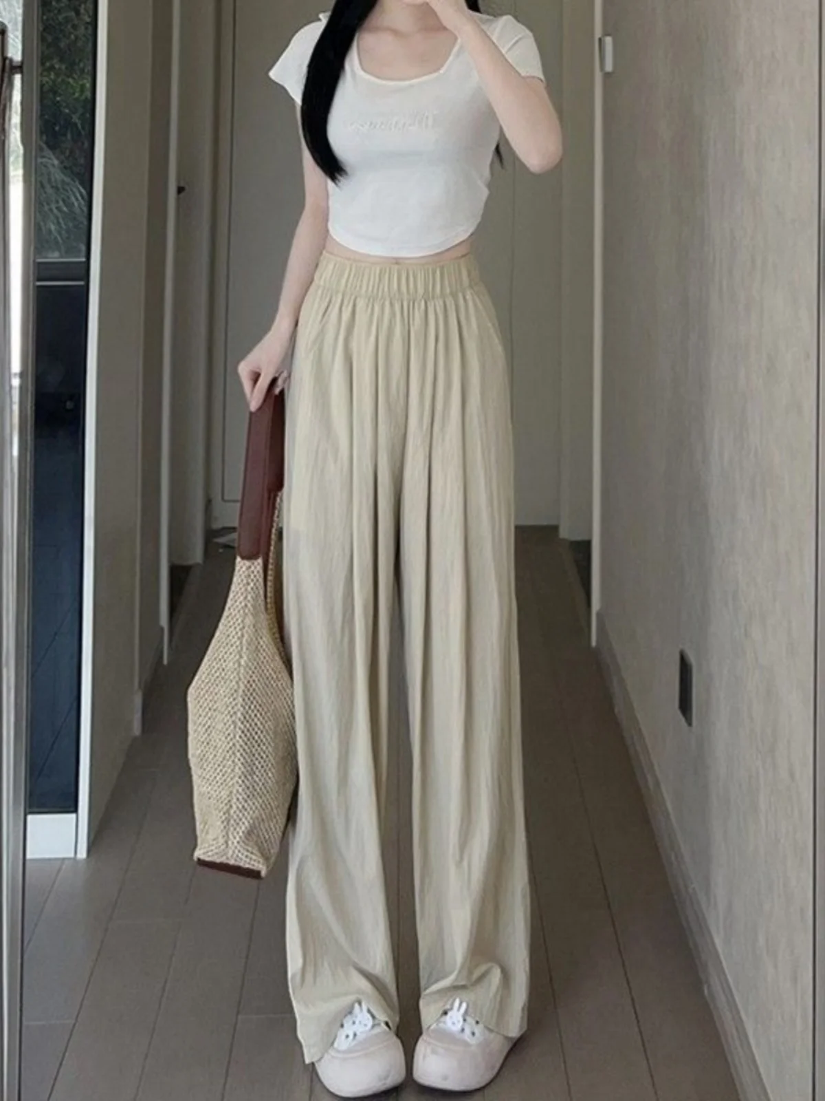 بنطلون نسائي واسع الساق من الحرير الصناعي للصيف، خفيف وفضفاض بخصر مرتفع وتصميم كوري أنيق للعمل