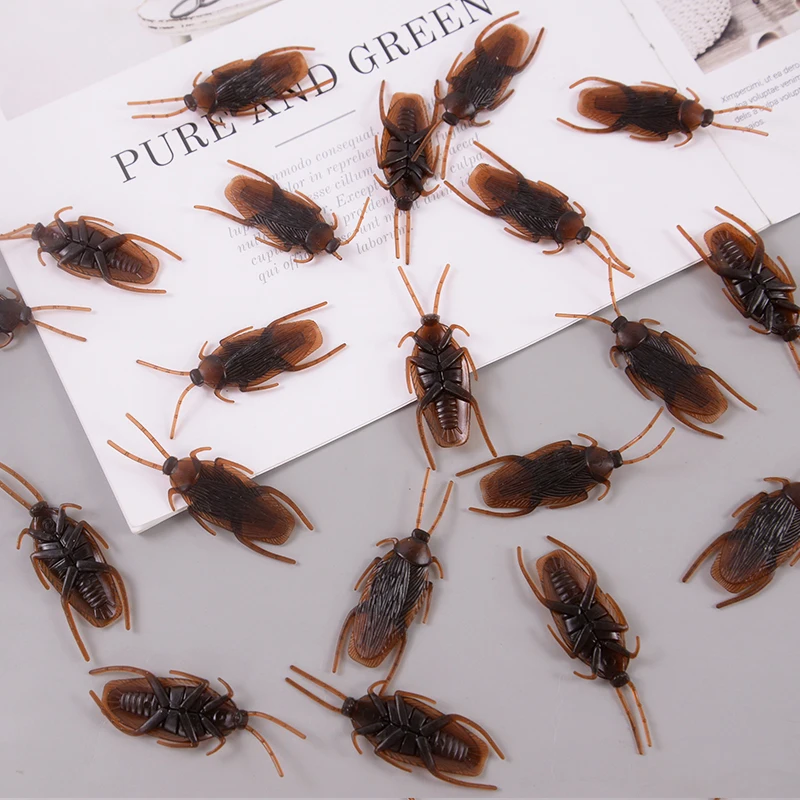 50Pcs Halloween Artificial Fake Roaches Realistic Cockroach Toy Funny Trick Joke Toys PrankHalloween Party Decorations