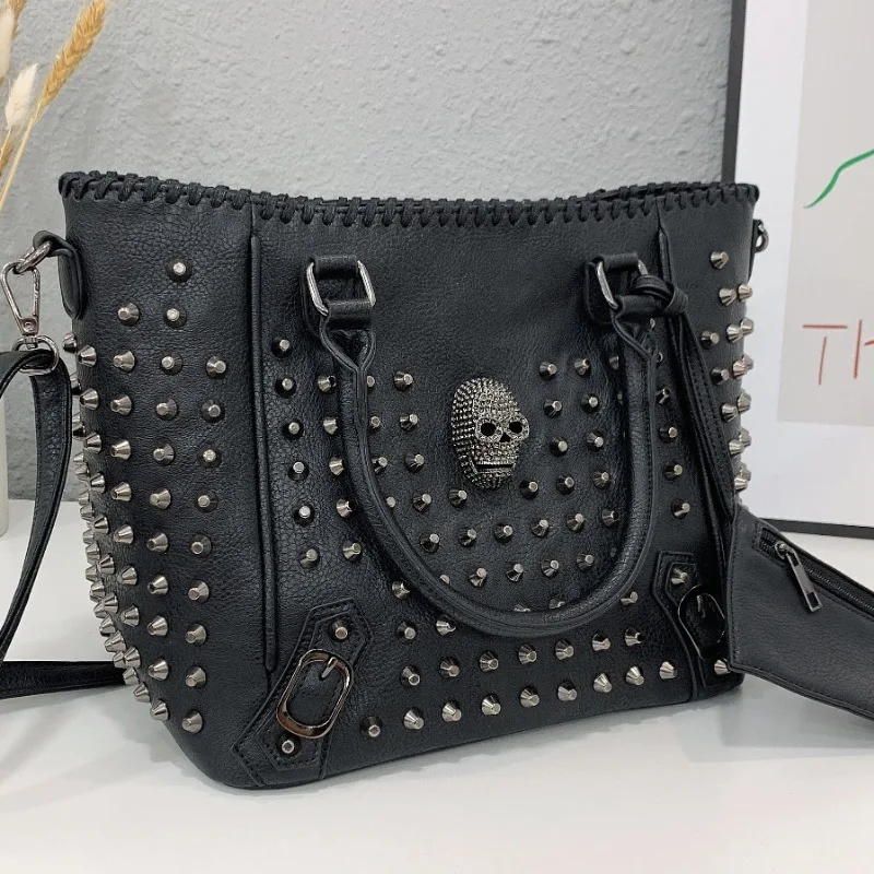 Pu Leather Women Streetwear Skull Shoulder Handbags Y2k Aesthetic Rivets Fashion Underarm Bag New High-capacity Tote Bags Trendy