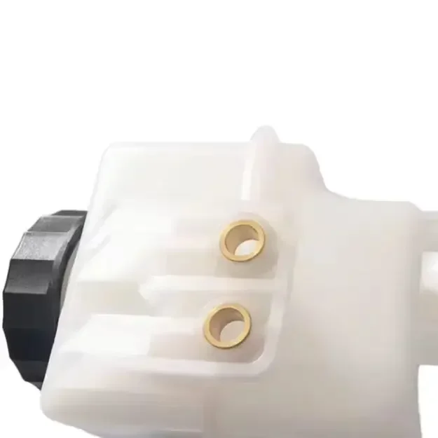 

Car Reservoir Clutch Tank For Scania Truck For P R G T Series 2825405 2340075 1878943 1455736 Interior Parts