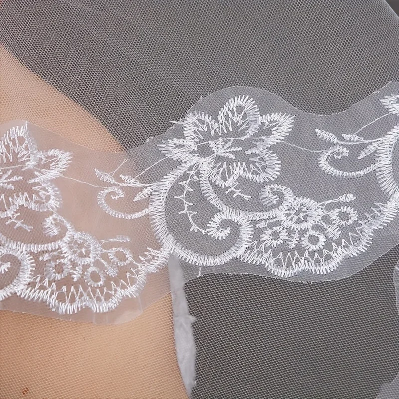 Moda refinar véu de casamento de tule branco marfim de camada única com apliques de renda