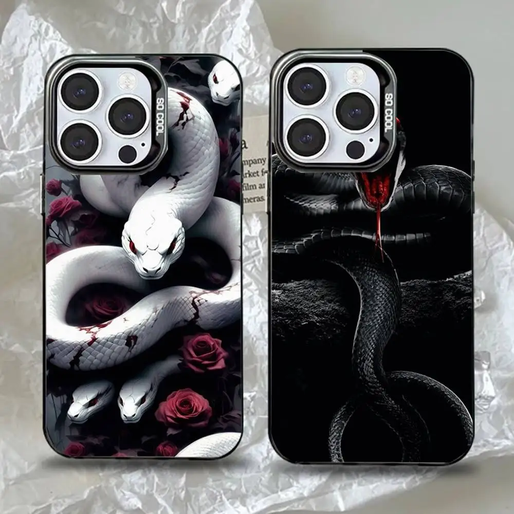 

Beautiful scaled snake Phone Case For iPhone 16,15,14,13,12,11,Pro,Max,Plus,Mini,XS,SE Anti Fall Black Matte Hard Bumper
