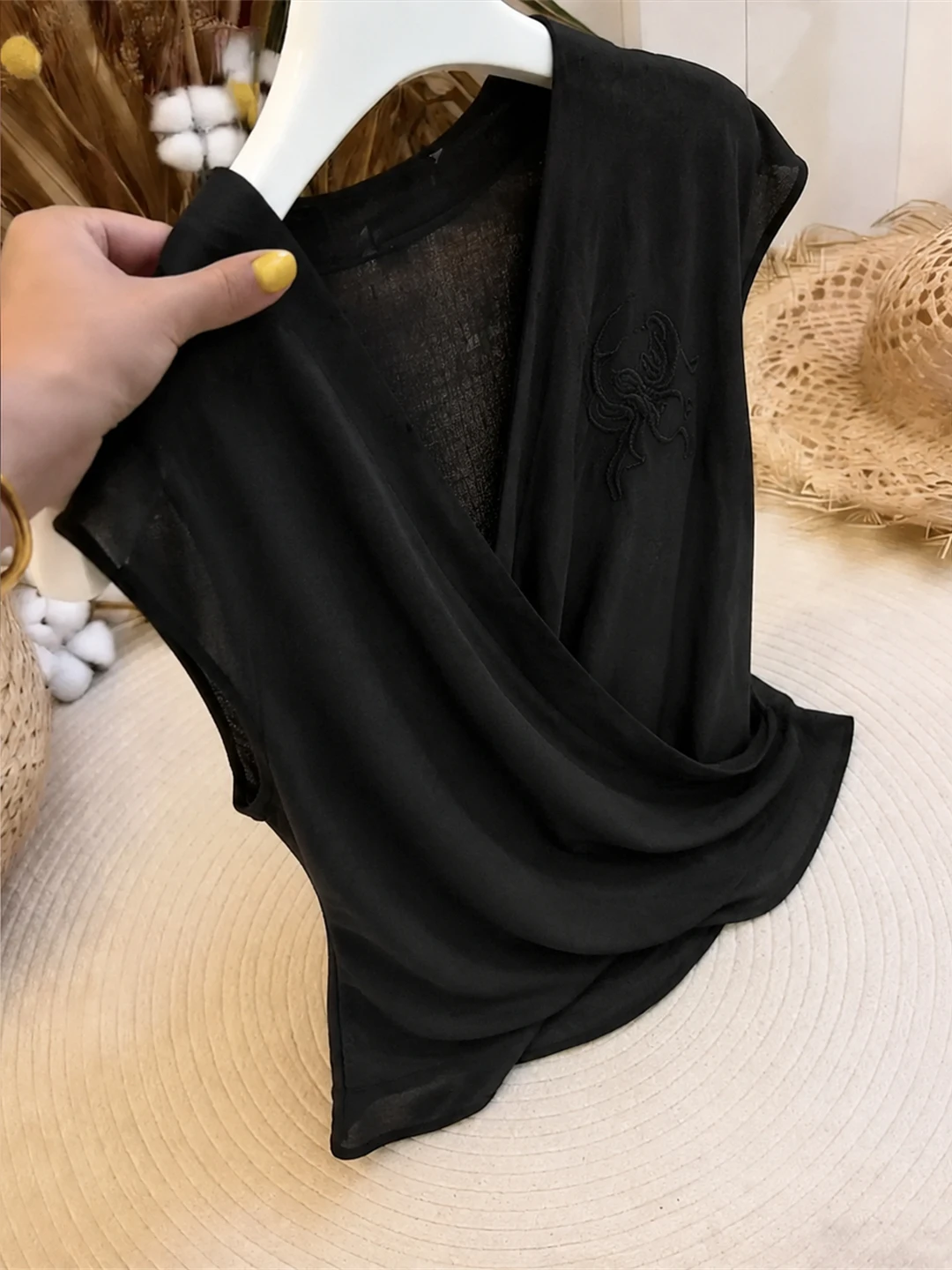 

Slimming V-Neck Short Sleeve T-Shirt Casual Commute Top Summer 2026 Fashionable Versatile Korean Style Straight Cut Silk Shirt