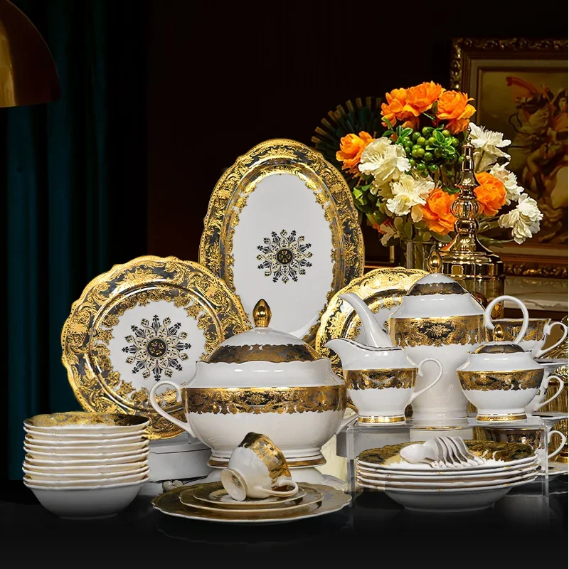 

YYHC-Wholesale ceramic royal style circular tableware custom luxury porcelain bone porcelain art