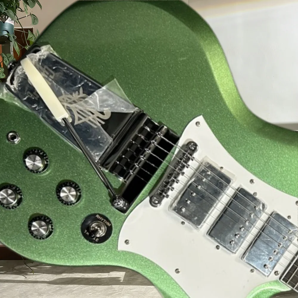 

Green Electric Guitar 40 Inch S Style Rosewood Neck Mahogany Body 22 Frets HHH Pickup Tremolo System Rock Music Free Shipping