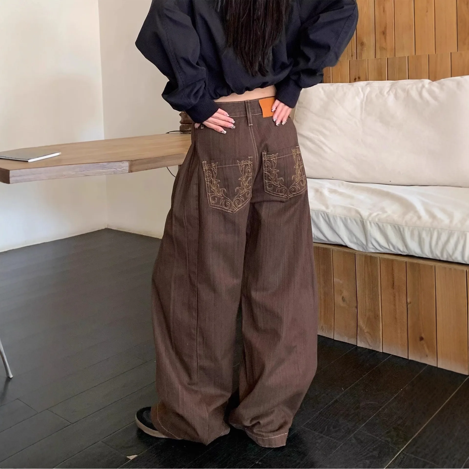 

2026 New Brown Premium Jeans For Men Hip Hop Ins Trend High Street Fashion Stylish Casual Long Denim Pants Streetwear All Match