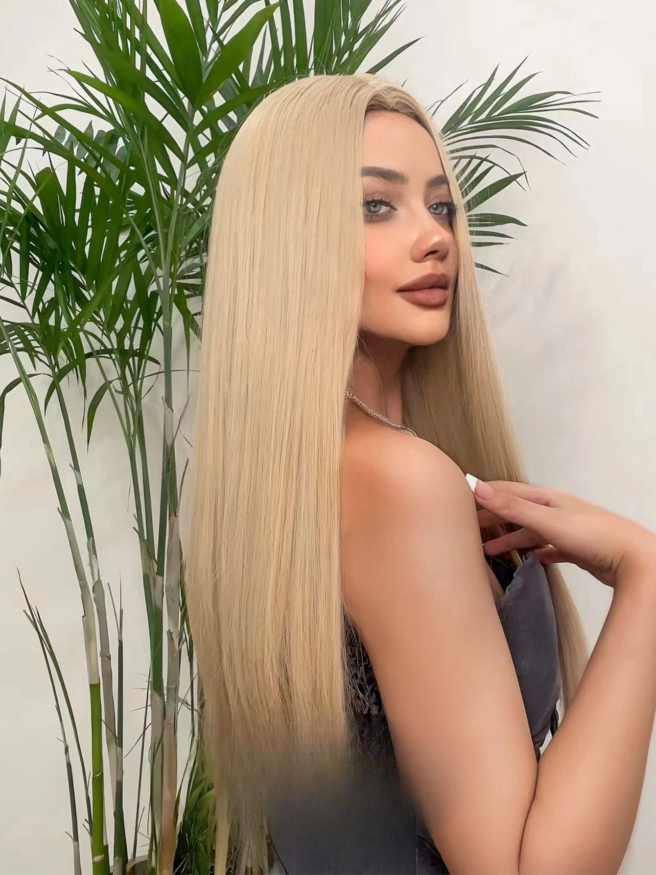 

Wig female long curly hair blond medium part Qi bangs jk realistic scalp lolita daily face trim full headgear