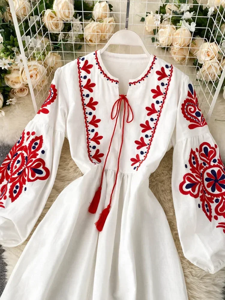 Women Autumn Dresses Bohemian Embroidered Flower O-Neck Lantern Sleeve High Waist Pleated Dress All-match Female Vestidos PL393