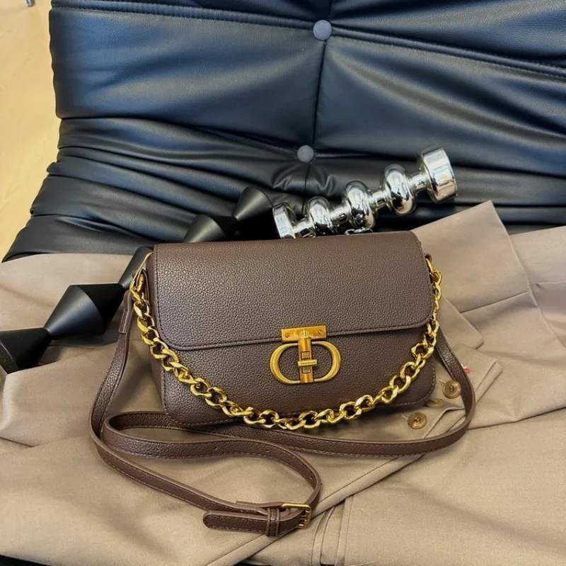 

Женская повседневная сумка через плечо в свободном стиле для активного отдыха на выходные и неформальных прогулок, удобная с повседневной привлекательностью