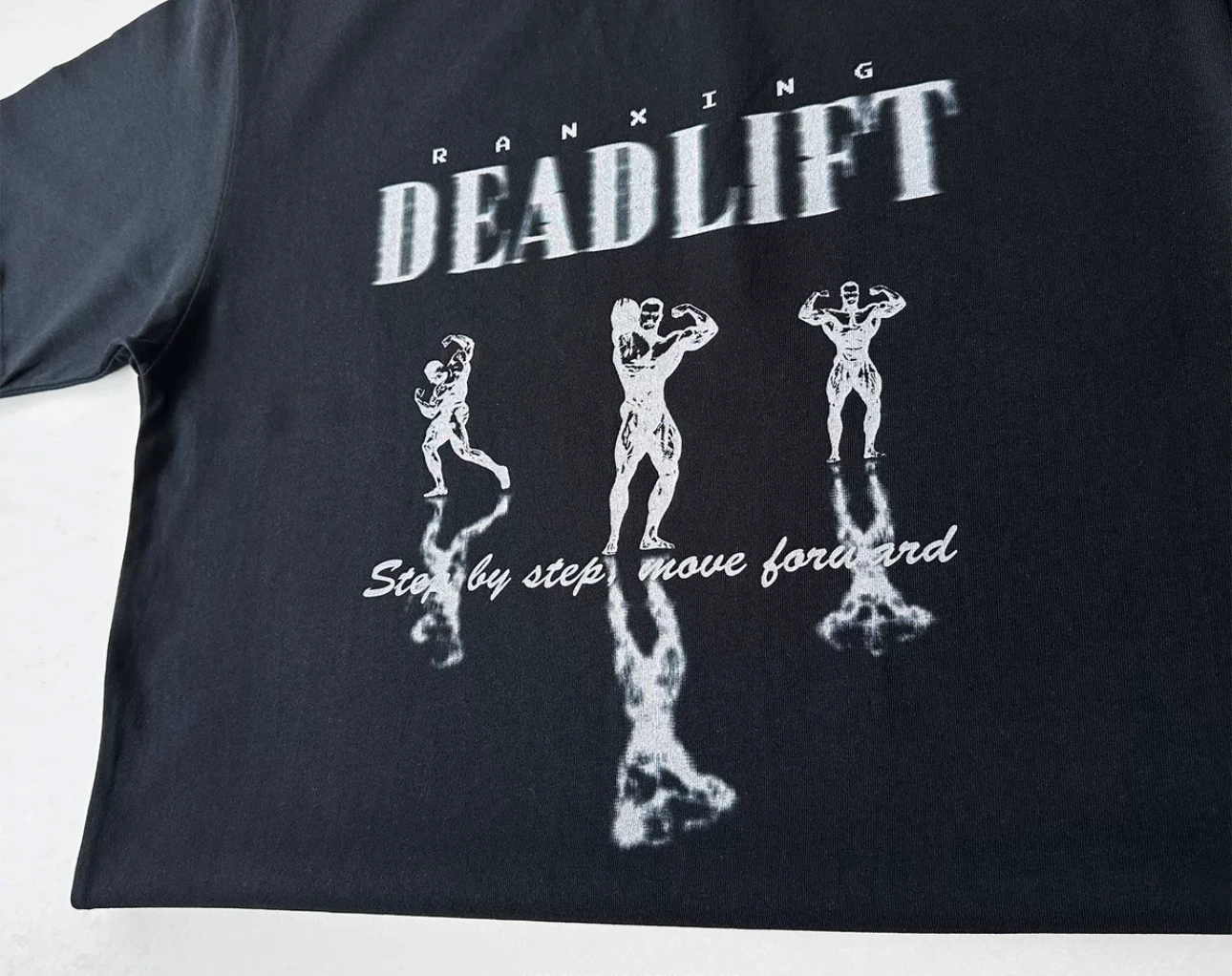 2025 نمط اللياقة البدنية الجديد انعكاس كم قصير طباعة الحروف الرياضية تمشيط القطن الخالص كتف فضفاض