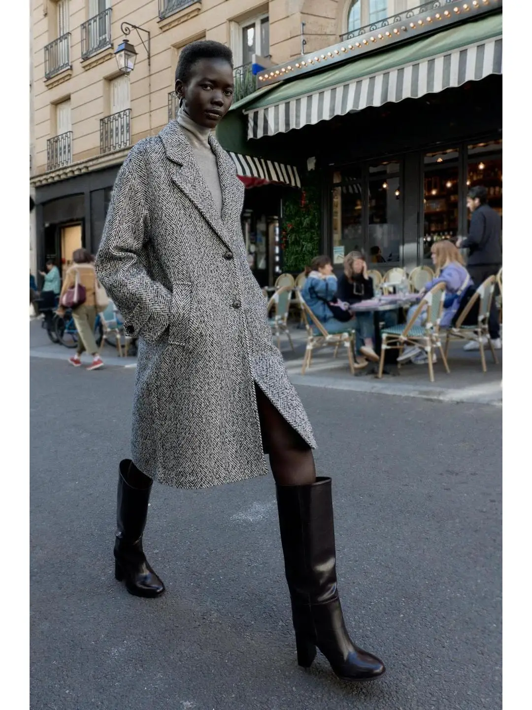 

Autumnal Plaid Long Sve Coat with Button Closure And ket Trim Commute Sle Women's Premium Woolen Outerwear