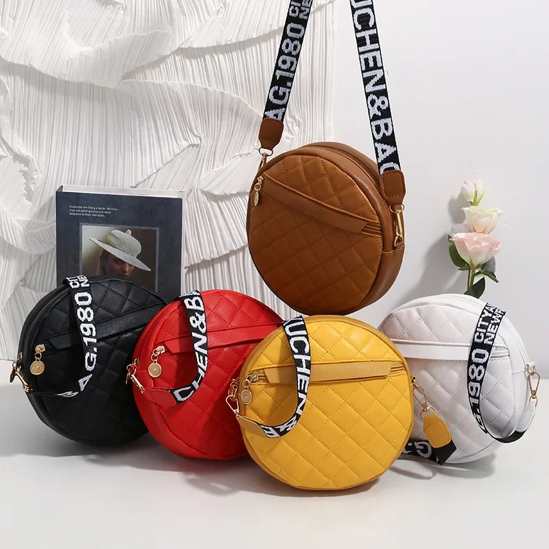 Retro small round bag 2024women fashion versatile shoulder bag niche fashion shoulder embroidered