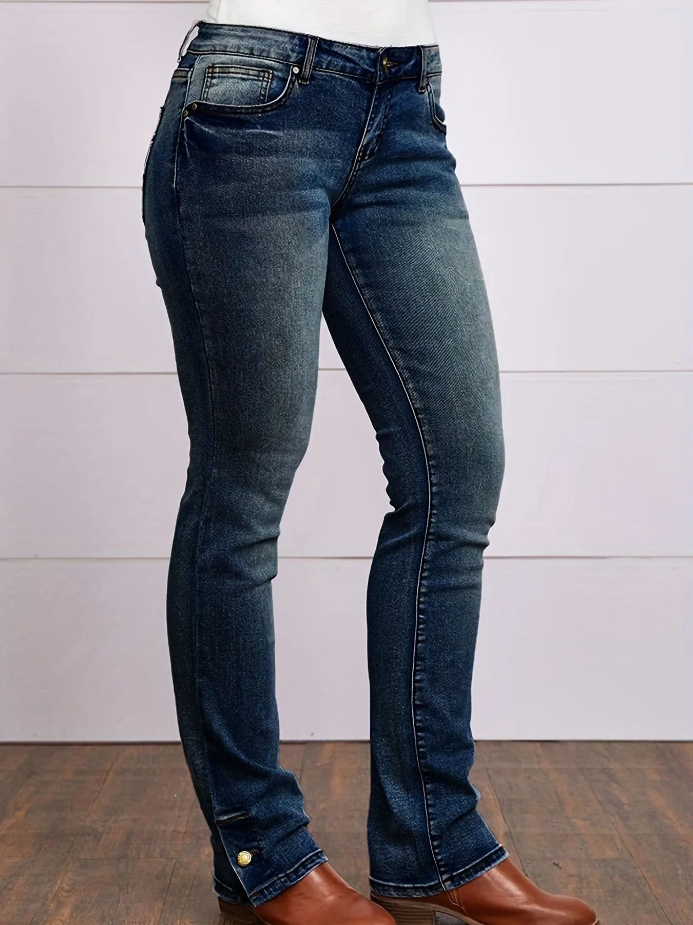 Jeans donna pantaloni dritti strappati tasche a vita bassa cerniera con bottoni Fly pantaloni Casual in Denim con ricamo Vintage a figura intera