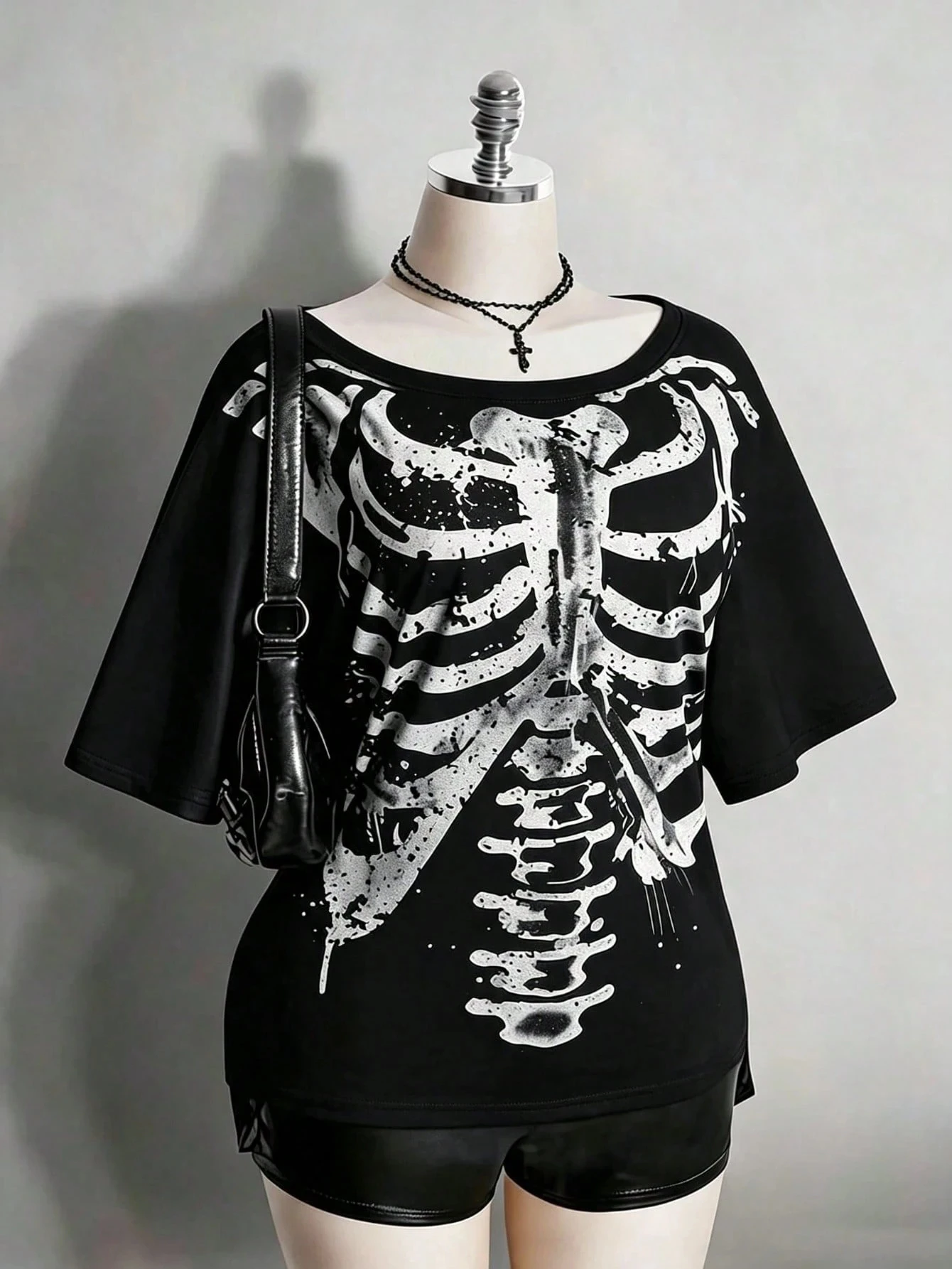 2026 Women Halloween Skeleton Ribcage Graphic T‑Shirt Y2k Alt Goth Punk Distressed Skull Bone Print Short Sleeve Women T-Shirt