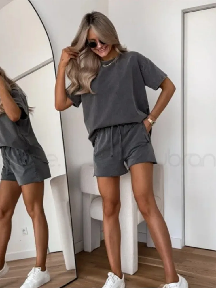 

Fashionable O-neck Short-sleeved Top + Shorts 2-piece Set For Women's Elegant Summer Solid Color Loose Casual Suits Female