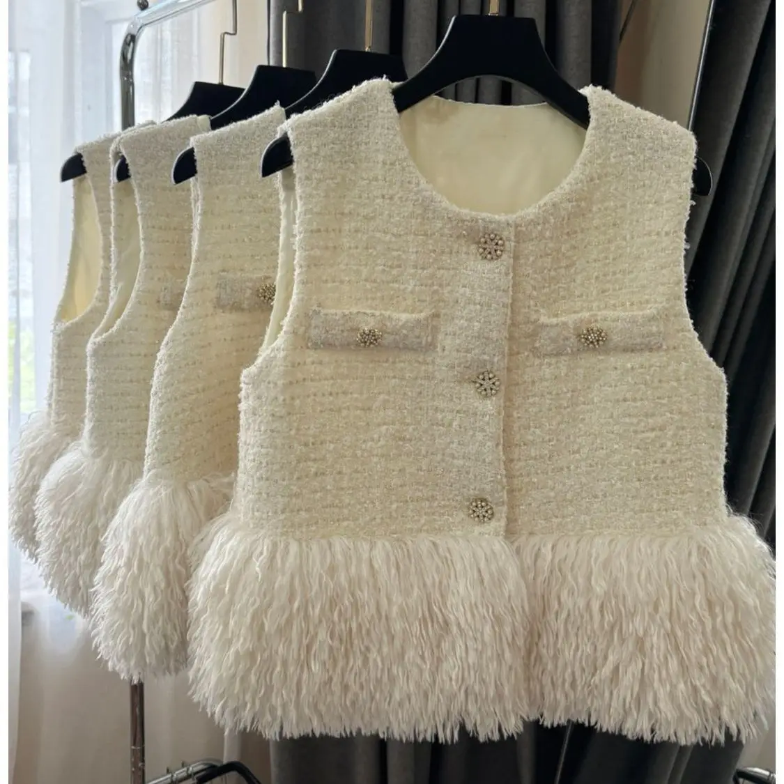 2025 Winter New Women's Slimming Sheep Velvet Vest Round Neck Single-Breasted Jacket Crew Neck Slim Fit Elegant Cardigan TS518