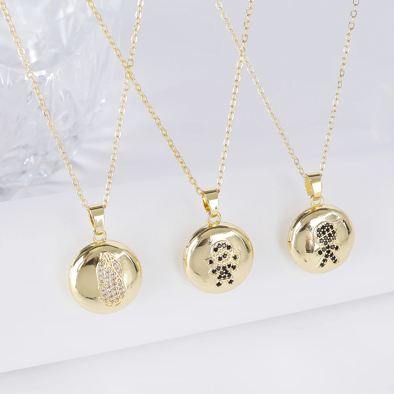 Boy Girl Holy Girl Aromatherapy Necklace Perfume Essential Oil Diffuser Open Round Urn Necklace Pendant Aroma Diffuser Necklace