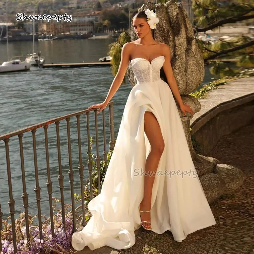 

Side Slit Beach Wedding Dress Strapless Sleeveless A-Line Long Satin Bridal Gown Ivory Customized Robe de mariée