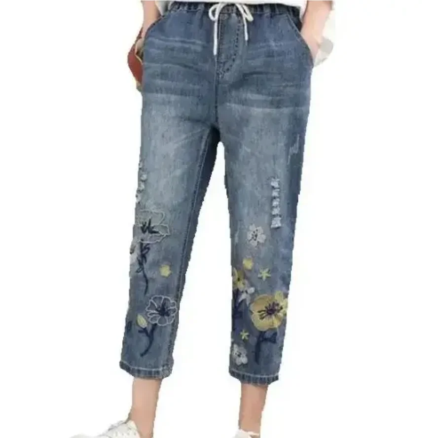 

2025 Chinese Summer Fashion Ladies Vintage Embroidery Jeans Women Casual Floral Denim Trousers Ripped Harem Pantalons
