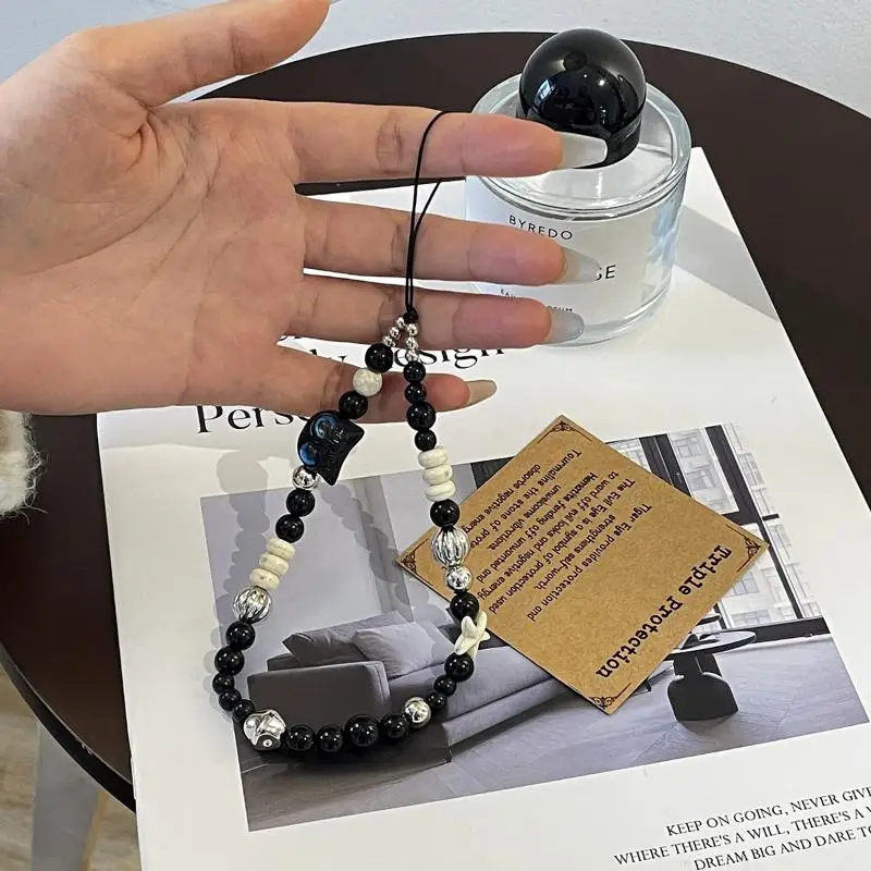 Schwarzes Handy-Lanyard mit Cartoon-Katzen-Motiv, Anti-Verlust-Seil, Handgelenkschlaufe, Perlenarmband-Design, Plüsch-Autoschlüsselanhänger, Taschenzubehör – Detail 10