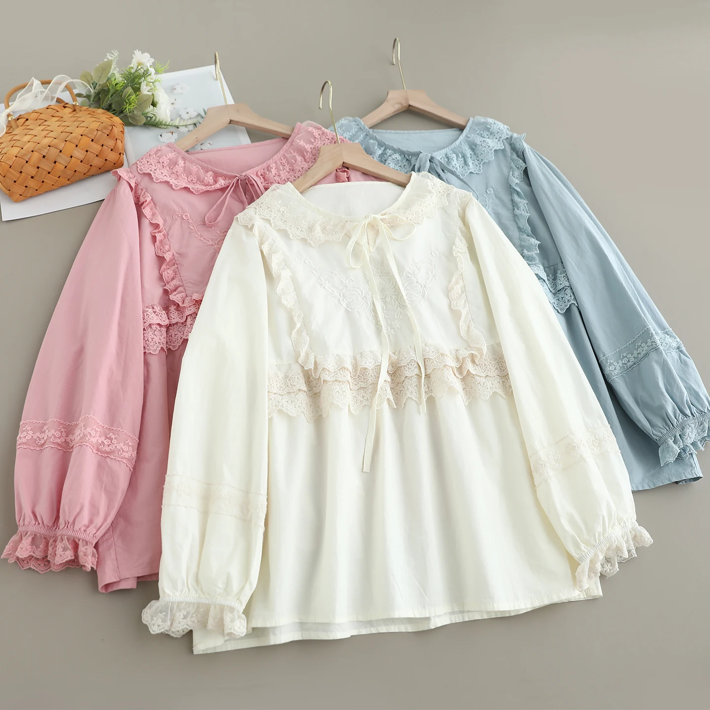 

Japanese Sweet Mori Girl Solid Color Lace Embroidery Patchwork Cotton Shirts Women Autumn O-Neck Long Sleeve Casual Blouse Tops